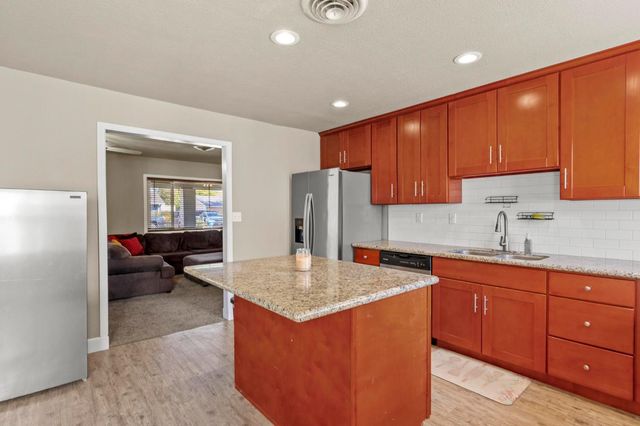 1860 15th St, Olivehurst, CA 95961