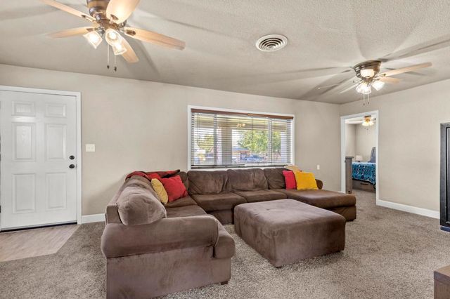 1860 15th St, Olivehurst, CA 95961