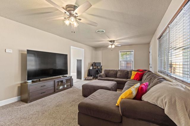 1860 15th St, Olivehurst, CA 95961