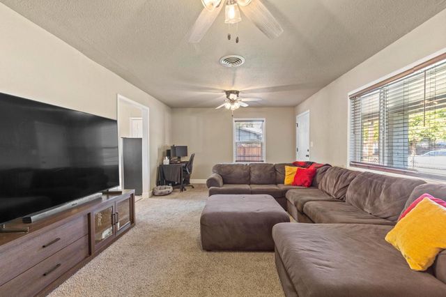 1860 15th St, Olivehurst, CA 95961