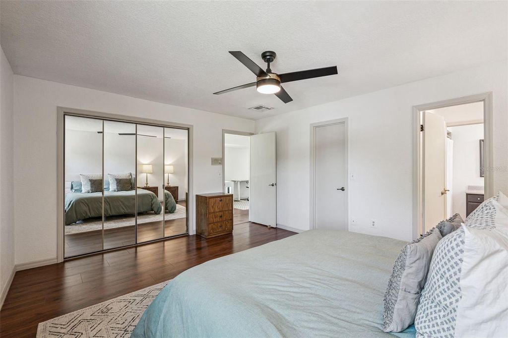 Image 20 of property listing at 4202 WOODLYNNE LANE, Orlando, FL 32812