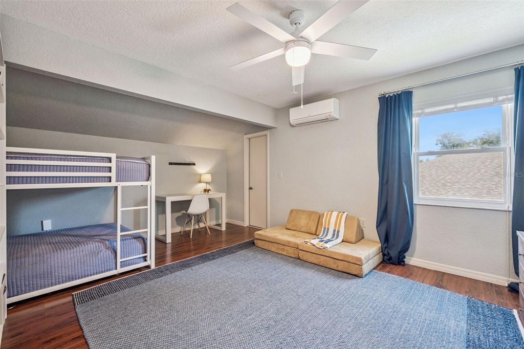 Image 23 of property listing at 4202 WOODLYNNE LANE, Orlando, FL 32812