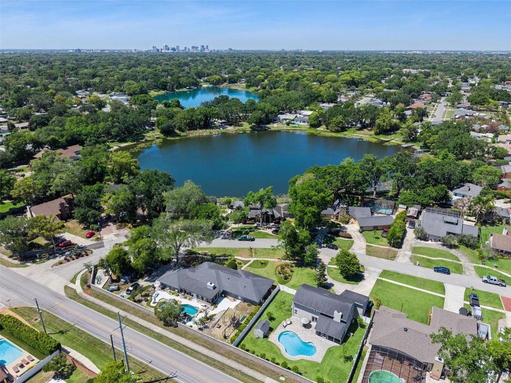 Image 39 of property listing at 4202 WOODLYNNE LANE, Orlando, FL 32812