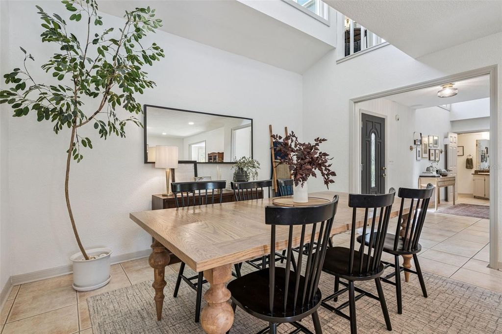 Image 9 of property listing at 4202 WOODLYNNE LANE, Orlando, FL 32812