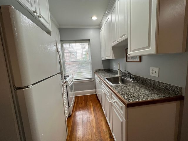 21 Bradlee Rd 35, Medford, MA 02155
