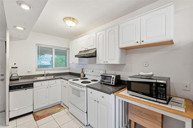 615 S PALM AVENUE 10, Sarasota, FL 34236