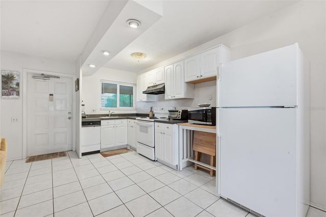615 S PALM AVENUE 10, Sarasota, FL 34236