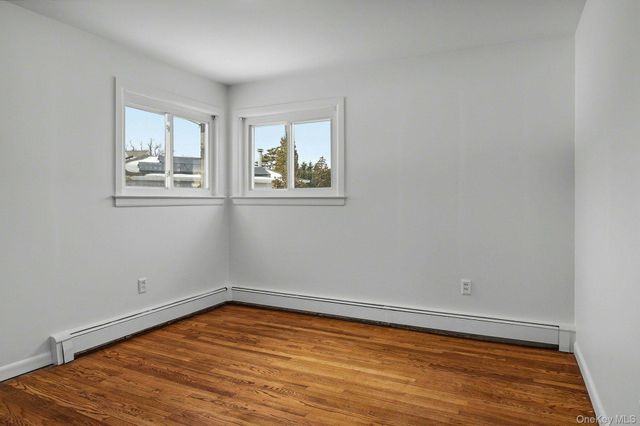 10 Hewitt Drive, Northport, NY 11768