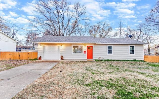 904 & 906 SE 4th Street, Bentonville, AR 72712