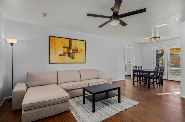 904 & 906 SE 4th Street, Bentonville, AR 72712