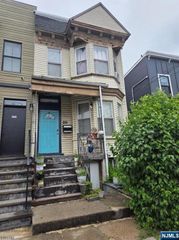 255 Arlington Avenue, Jersey City, NJ 07305