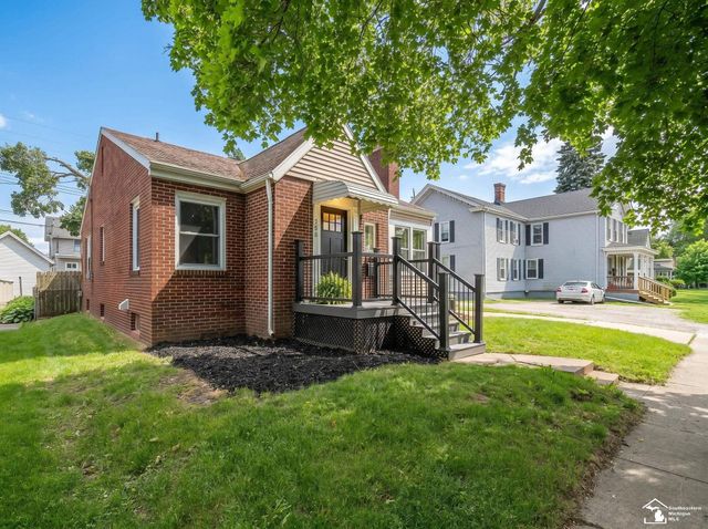 138 Tremont Street, Monroe, MI 48162