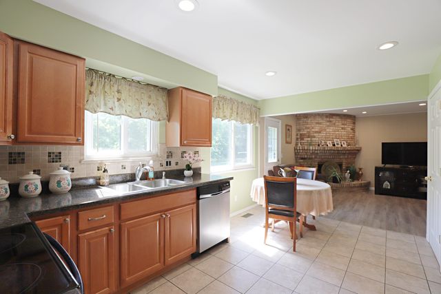333 Windy Bluff Street, Flushing, MI 48433