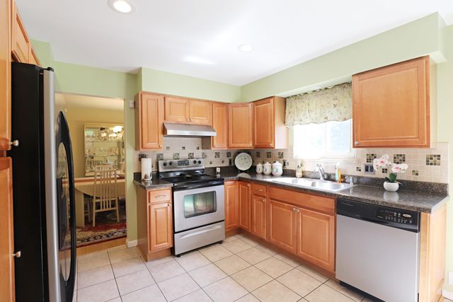 333 Windy Bluff Street, Flushing, MI 48433