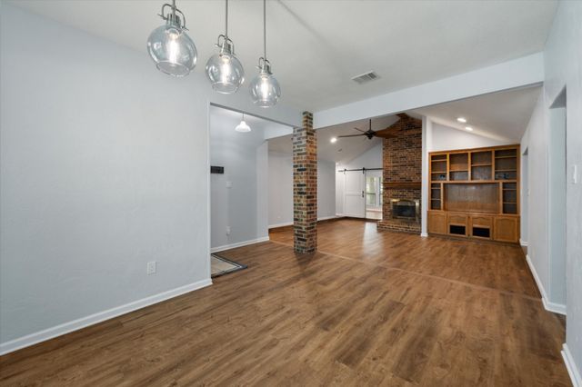2206 Sand Creek Court, Arlington, TX 76006