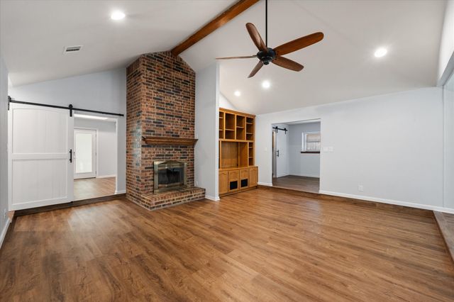 2206 Sand Creek Court, Arlington, TX 76006