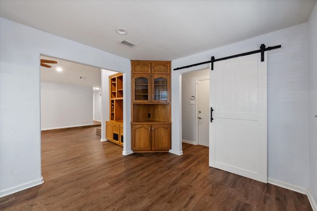 2206 Sand Creek Court, Arlington, TX 76006