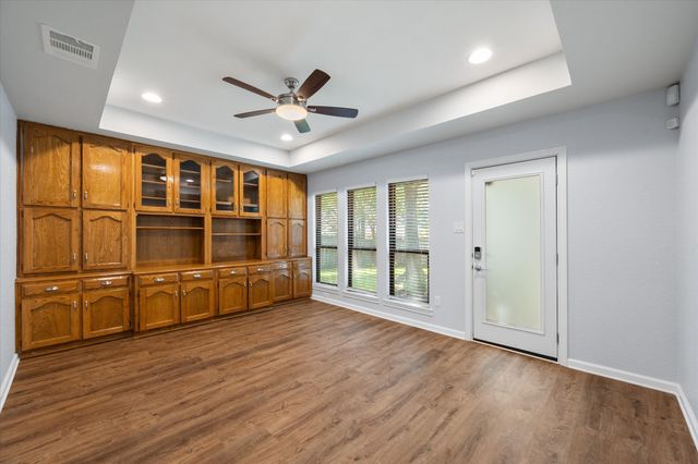 2206 Sand Creek Court, Arlington, TX 76006