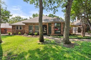 2206 Sand Creek Court, Arlington, TX 76006