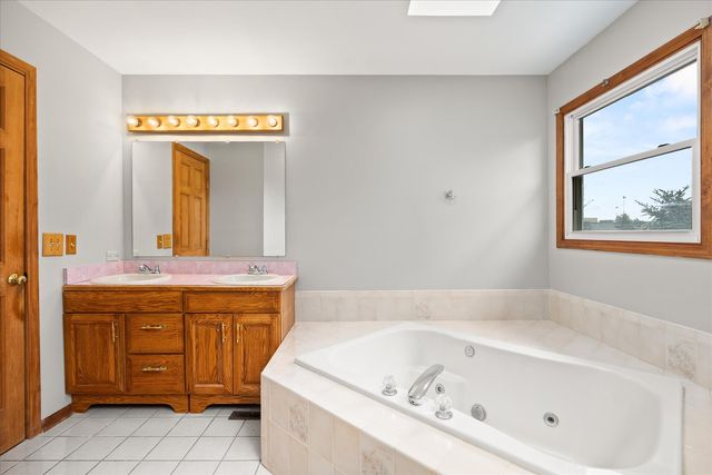1125 Darin Drive, Lockport, IL 60441