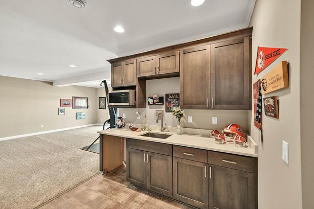 2946 Makou TRAIL, Waukesha, WI 53189