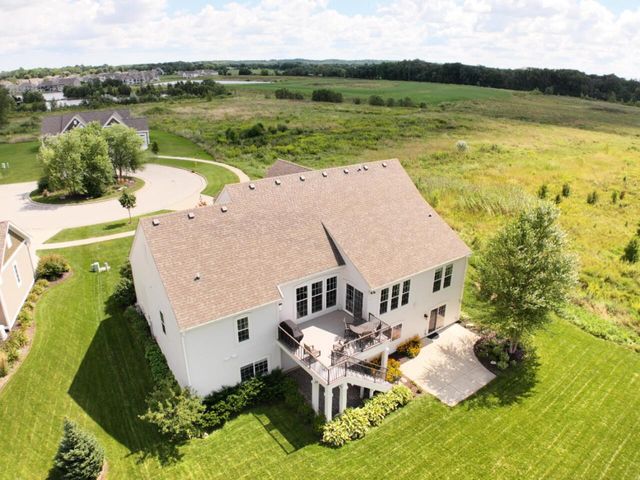 2946 Makou TRAIL, Waukesha, WI 53189