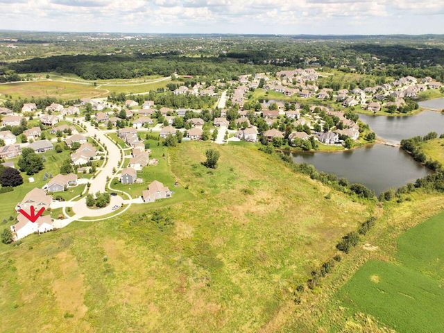 2946 Makou TRAIL, Waukesha, WI 53189