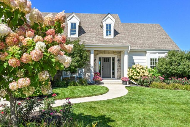 2946 Makou TRAIL, Waukesha, WI 53189