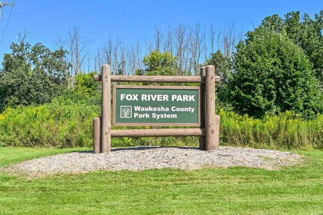 2946 Makou TRAIL, Waukesha, WI 53189