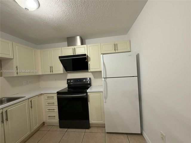 7245 NW 173rd Dr 2505, Hialeah, FL 33015