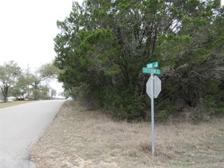 10802 Crestview DR, Jonestown, TX 78645