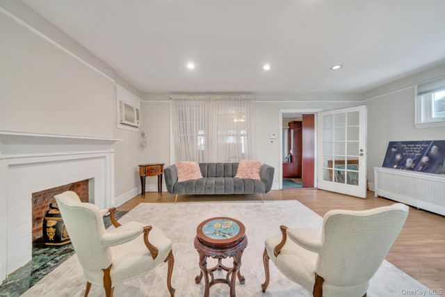 122-05 Metropolitan Avenue, Kew Gardens, NY 11415