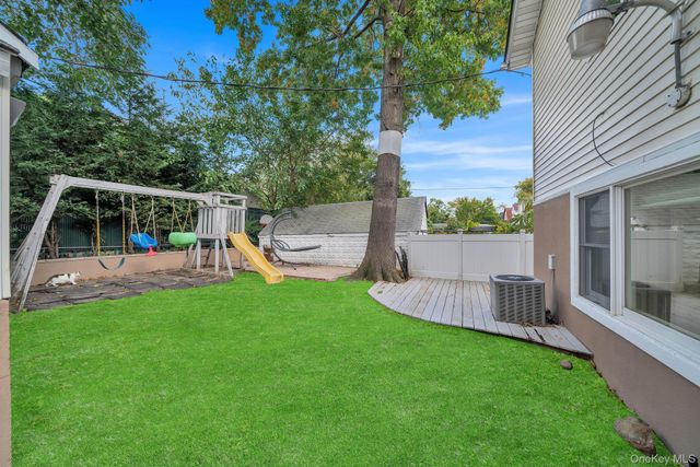 122-05 Metropolitan Avenue, Kew Gardens, NY 11415