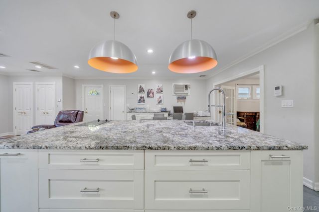 122-05 Metropolitan Avenue, Kew Gardens, NY 11415