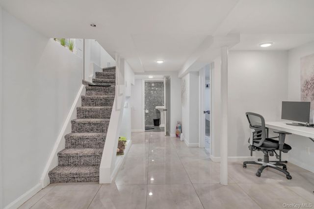 122-05 Metropolitan Avenue, Kew Gardens, NY 11415