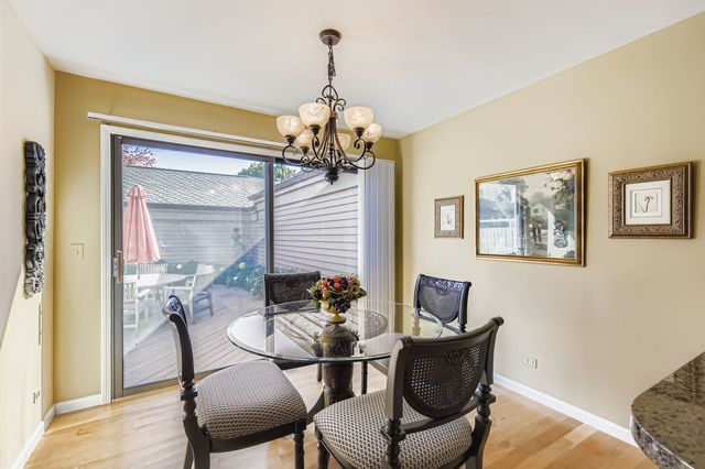 668 Shoreline Road, Lake Barrington, IL 60010