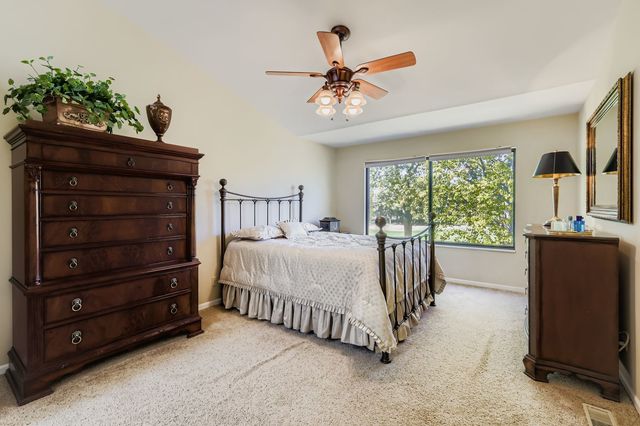 668 Shoreline Road, Lake Barrington, IL 60010