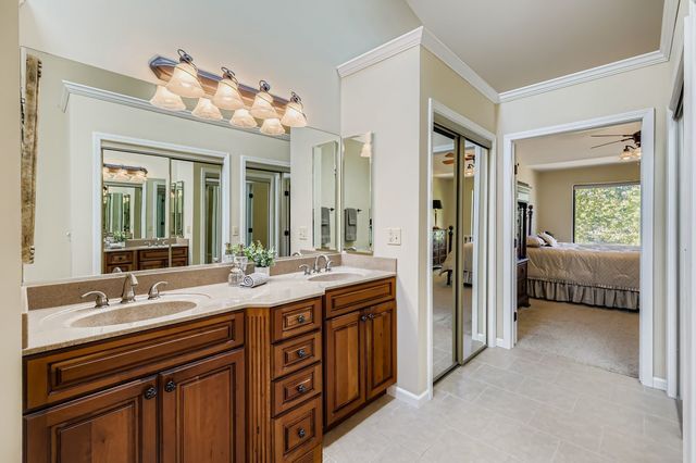 668 Shoreline Road, Lake Barrington, IL 60010