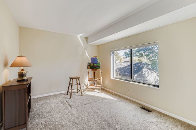 668 Shoreline Road, Lake Barrington, IL 60010