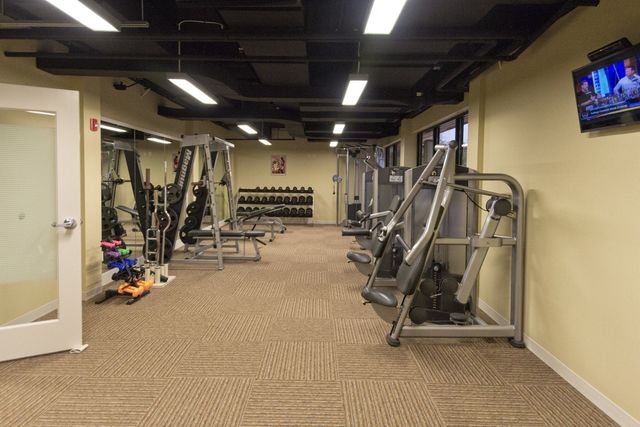 668 Shoreline Road, Lake Barrington, IL 60010