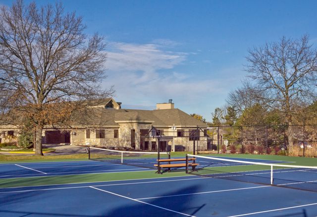 668 Shoreline Road, Lake Barrington, IL 60010