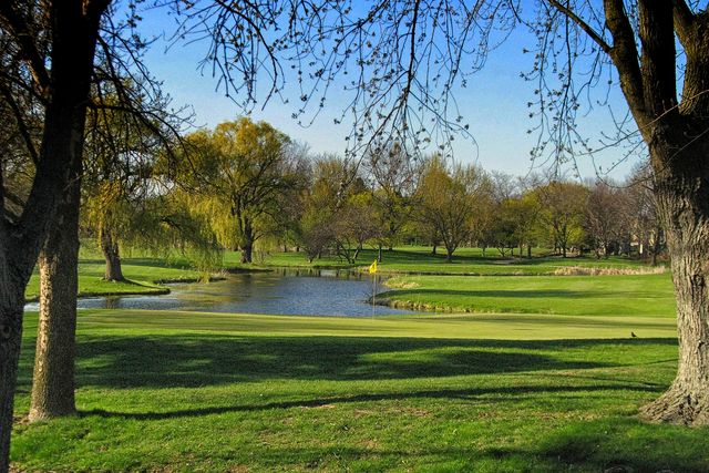 668 Shoreline Road, Lake Barrington, IL 60010