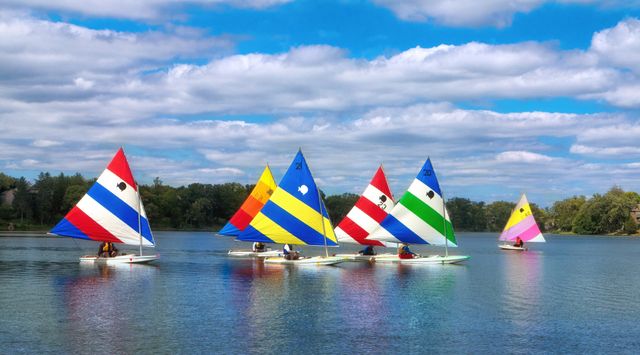 668 Shoreline Road, Lake Barrington, IL 60010