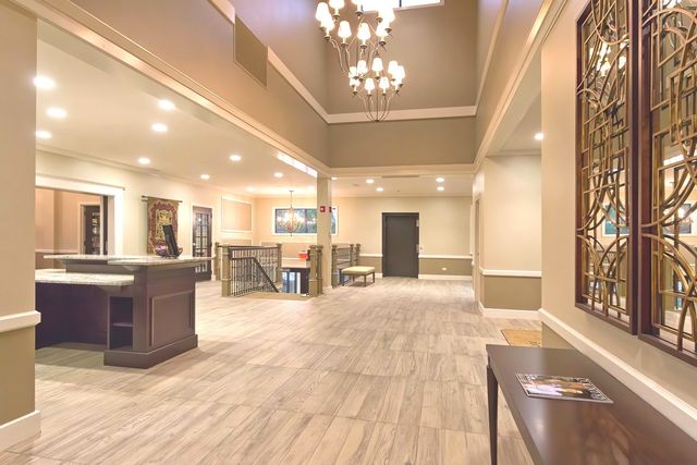 668 Shoreline Road, Lake Barrington, IL 60010