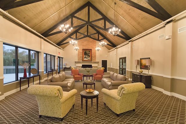 668 Shoreline Road, Lake Barrington, IL 60010