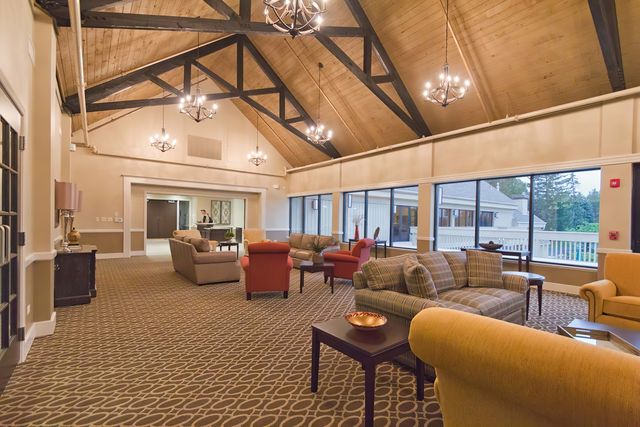 668 Shoreline Road, Lake Barrington, IL 60010