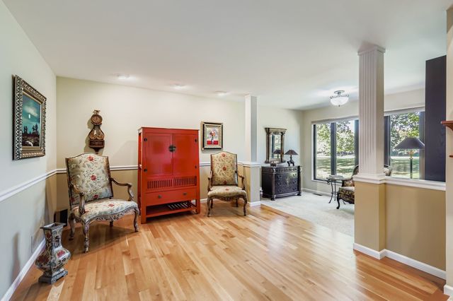 668 Shoreline Road, Lake Barrington, IL 60010