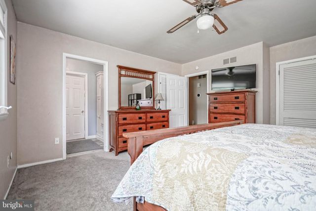 27 K DR, Pennsville, NJ 08070