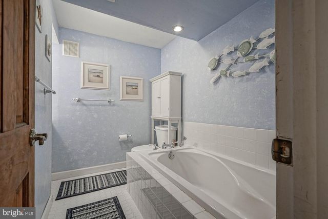27 K DR, Pennsville, NJ 08070
