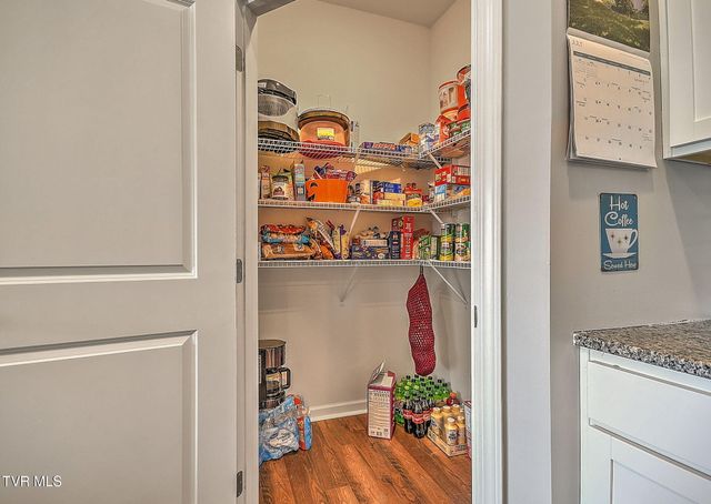 5031 Wildlife Circle, Piney Flats, TN 37686